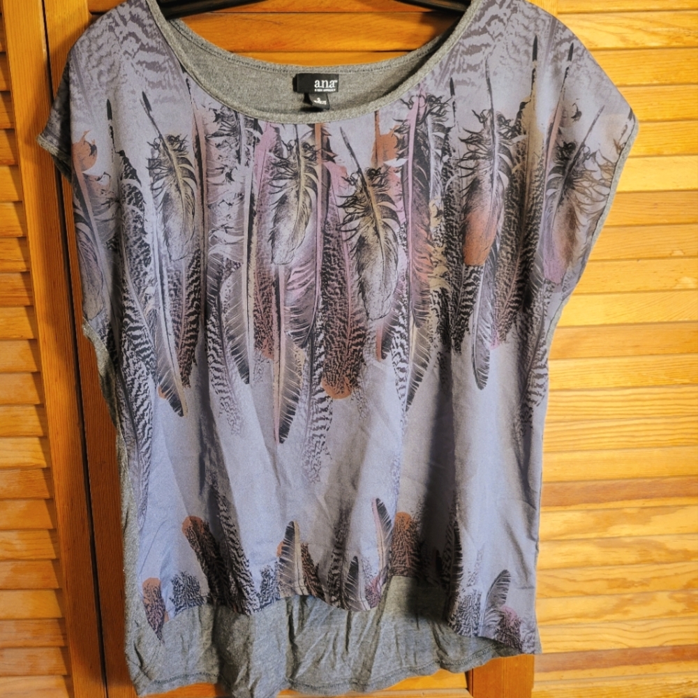 Ana top. Size small